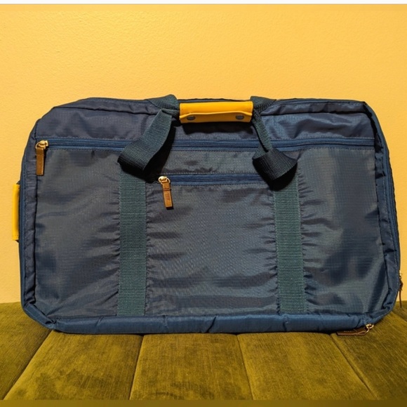 NWOT - Love Taza Target 2-in-1 Carry on Duffel Bag Backpack - Picture 3 of 12